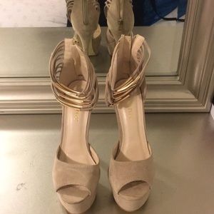 Unworn 7 1/2 Liliana high heels shoes
